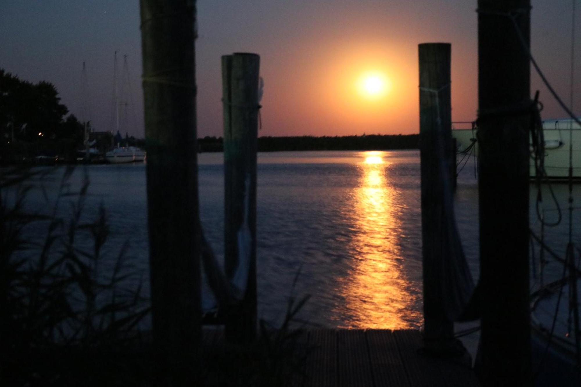 4Pers House Christine W Sauna, Winter Garden & Fishing Pier Anjum Bagian luar foto