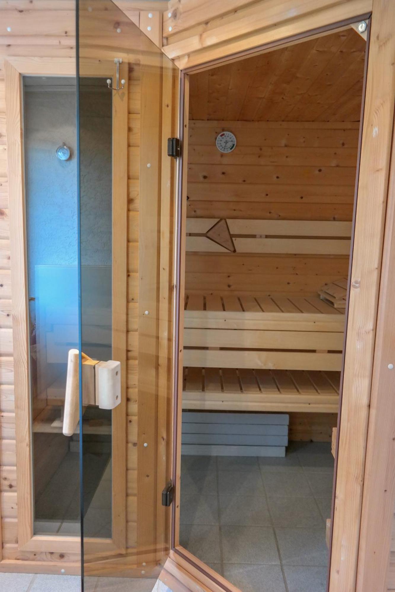 4Pers House Christine W Sauna, Winter Garden & Fishing Pier Anjum Bagian luar foto